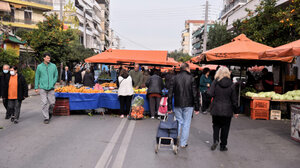 Προσποιήθηκε τον αστυνομικό για να αφαιρέσει χρήματα από παραγωγούς σε λαϊκή αγορά