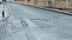 Ηράκλειο: Κάθε βήμα και κίνδυνος από σπασμένους κυβόλιθους και λακκούβες!