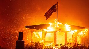 Πυρκαγιές στο Λος Άντζελες: Μεγεθύνεται ο κίνδυνος νέων εστιών