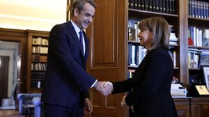 Μήνυμα Μητσοτάκη στις 11:00 για τον Πρόεδρο της Δημοκρατίας – Αναβάλλεται η συνάντηση με Σακελλαροπούλου