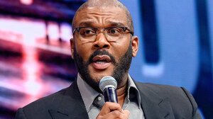 Ο Τάιλερ Πέρι εξέφρασε την οργή του για τη «φρικτή» απληστία των ασφαλιστικών εταιρειών στο Λος Άντζελες