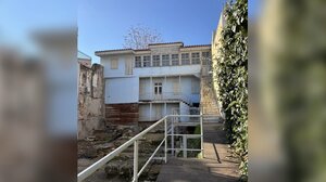 Η ιστορία πίσω από το σπίτι των Κοκοβίκων - Γιατί κατέχει Ρεκόρ Guinness η οδός στην οποία βρίσκεται; 