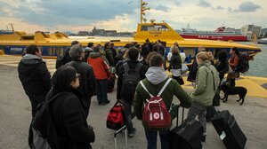 Απεργία: Δεμένα τα καράβια στις 9 Απριλίου