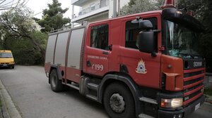 Ηράκλειο: Κινητοποίηση για φωτιά σε μπαλκόνι σπιτιού, «λαμπάδιασε» και αυτοκίνητο