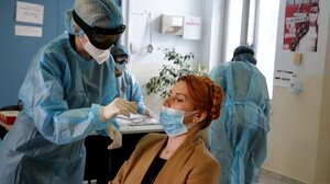 Rapid tests: Τι έδειξαν οι δειγματοληψίες της Παρασκευής