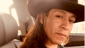 Ρούντι Γιάνγκμπλαντ: Θρίλερ με την παραμονή του ηθοποιού στην Ελλάδα - Τα ερωτήματα που προκύπτουν