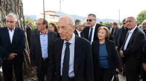 Η τελευταία εμφάνιση του Κώστα Σημίτη -Στην κηδεία του στενού του συνεργάτη, Αντώνη Αγγελίδη