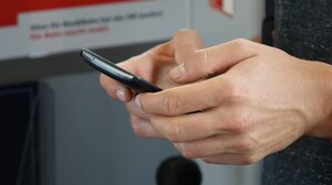 Παρίστανε τον γιατρό και τον αστυνομικό για δήθεν τροχαίο - Συνελήφθη για τηλεφωνικές απάτες