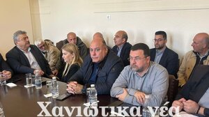 Αγρότες, κτηνοτρόφοι, ψαράδες και μελισσοκόμοι γύρισαν την... "πλάτη" στον Υπουργό!