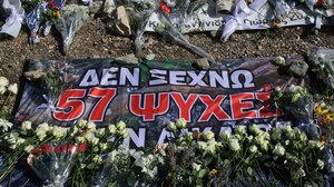 Τέμπη: Κάλεσμα για συγκέντρωση έξω από τη Βουλή