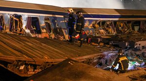 "Δεν έχω οξυγόνο": Συγκεντρώσεις σε όλη την Ελλάδα για το έγκλημα στα Τέμπη