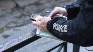 Η παραβίαση του STOP "οδήγησε" τους αστυνομικούς στα ναρκωτικά!