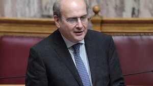 Κ. Χατζηδάκης: Τον Σεπτέμβριο έρχονται νέα μέτρα στήριξης για τη μεσαία τάξη