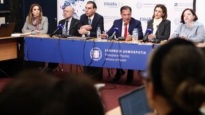 Σε 7 άξονες το σχέδιο του Υπουργείου Υγείας για τις αναμονές στα Επείγοντα – Οι αλλαγές στα ΚΥ και το «βραχιολάκι»