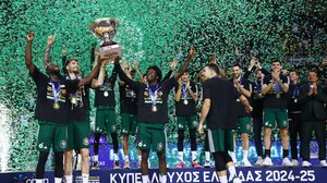 Παναθηναϊκός-Ολυμπιακός 79-75: «Πράσινο» το κύπελλο σε τελικό-θρίλερ