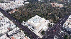 Σύνταγμα: Για 800.000 κόσμου στο συλλαλητήριο έκανε λόγο η Αστυνομία!