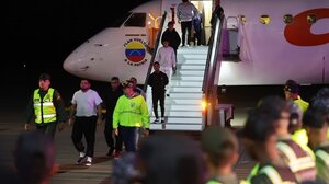 Τραμπ: Απέλασε 37.660 μετανάστες τον πρώτο μήνα της θητείας του