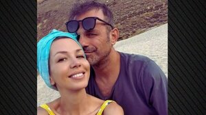 Αλεξάνδρα Νικολαΐδου: Η άγνωστη μάχη της συντρόφου του Ντέμη Νικολαΐδη με τον καρκίνο - «Είμαστε πιο δυνατοί απ’ όσο νομίζουμε»