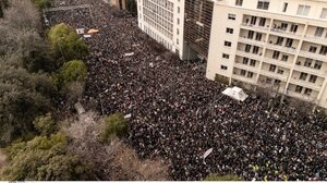 «Προσκυνώ τη χάρη σου λαέ μου!» - Όλη η Ελλάδα μια απέραντη συγκέντρωση