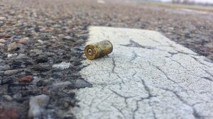 Ελεύθερος υπό όρους ο 21χρονος για την απόπειρα ανθρωποκτονίας σε μητέρα και γιο