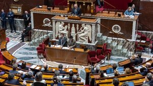 Γαλλία: Απορρίφθηκε και η δεύτερη πρόταση μομφής κατά της κυβέρνησης Μπαϊρού