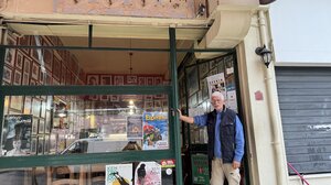 Τα παλιά μαγαζιά είναι χάδια, ο καφενές του Καγιαμπή