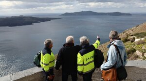 Γκανάς για καλντέρα Σαντορίνης: Έχει ανυψωθεί 4 εκατοστά και έχει μετακινηθεί 6 εκατοστά προς ανατολάς