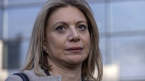 Καρυστιανού: "Τόλμησαν να πουν πως η κόρη μου θυσιάστηκε" - Η συγκλονιστική ομιλία της