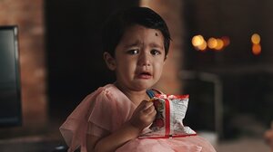 Βόλος: Τρίχρονη πήγε στο σχολείο με μώλωπες, συνελήφθησαν η 20χρονη μητέρα και ο σύντροφος της 