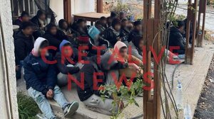 Τσούτσουρας: Επιχείρηση του Λιμενικού για τη διάσωση 31 μεταναστών - Δείτε φωτογραφίες