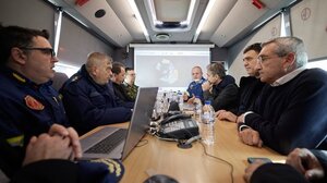 Μητσοτάκης: "Ανοιχτό παράθυρο" για ειδικά μέτρα στήριξης της επιχειρηματικότητας στη Σαντορίνη