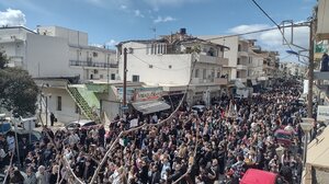 Ένωσαν τις φωνές τους και στις Μοίρες για τα Τέμπη - Στους δρόμους εκατοντάδες πολίτες