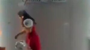 Σε εφιάλτη μετατράπηκαν γενέθλια: Μπαλόνι με υδρογόνο έσκασε στο πρόσωπο 33χρονης