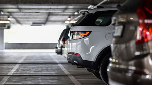 Μία θέση πάρκινγκ στην Αθήνα σήμερα κοστίζει όσο μία γκαρσονιέρα!