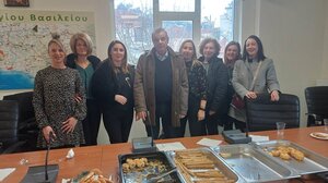 Δήμος Αγίου Βασιλείου: Σε γιορτινό κλίμα η κοπή της πρωτοχρονιάτικης πίτας των εργαζομένων