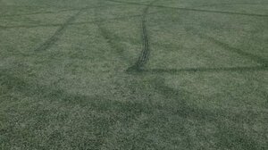 Μπήκαν με το αγροτικό στο γήπεδο και προκάλεσαν ζημιές!