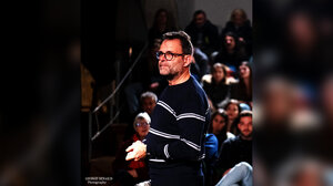 Η διακριτική φωνή της Ισμήνης στην τραγωδία του Σοφοκλή, ξεδιπλώνει έναν ολόκληρο κόσμο και αναδεικνύει την αδερφική σχέση