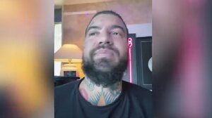 Έξαλλος ο Snik με δημοσιεύματα ότι αναζητείται για ενδοοικογενειακή βία