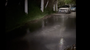 «Καταρράκτες» τα νερά για μέρες στους δρόμους εξαιτίας της βλάβης