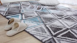 Το φυσικό υλικό που θα σας βοηθήσει να καθαρίσετε τους λεκέδες από τα χαλιά