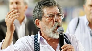 Σε κρίσιμη κατάσταση νοσηλεύεται το ιστορικό στέλεχος του ΠΑΣΟΚ, Δημήτρης Βουνάτσος 