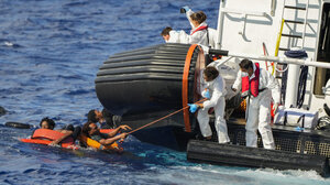 Ναυάγιο ανοιχτά της Λαμπεντούζα με τουλάχιστον έξι νεκρούς και δεκάδες αγνοούμενους μετανάστες