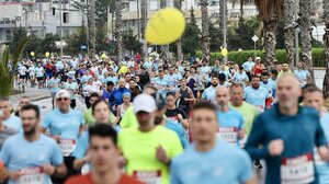 Δεν τους πτόησε η βροχή: με μεγάλη συμμετοχή το Run Greece Ηράκλειο - Δείτε βίντεο και φωτογραφίες