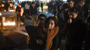 Σε οργή μετατρέπεται το πένθος για τους 59 νεκρούς από τη φωτιά στο κλαμπ στη Βόρεια Μακεδονία