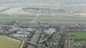 Χίθροου: Χωρίς εφεδρικά συστήματα το αεροδρόμιο - Ζημιά δεκάδων εκατομμυριών λιρών από την πυρκαγιά