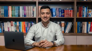 Η ελληνική γλώσσα «ζωντανεύει» στη Β. Αμερική: το πρωτοποριακό εκπαιδευτικό έργο του Αλ. Κώστα