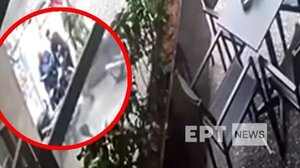 Θάνατος αστέγου έξω από εστιατόριο στην Ομόνοια: Έμφραγμα και κάταγμα στον αυχένα τα πρώτα ευρήματα του ιατροδικαστή