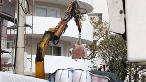 Βούλα: Νεκρός ο χειριστής του γερανοφόρου - Πώς έγινε το δυστύχημα