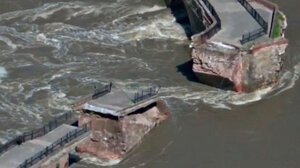 Κατέρρευσε σε υπερχειλισμένο ποταμό ιστορική γέφυρα της Ισπανίας