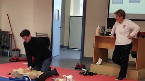 Αστυνομικοί στην Ημαθία εκπαιδεύτηκαν στη χρήση απινιδωτή 